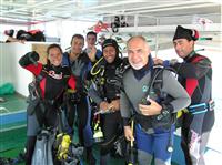Croatia Diving: Divers getting ready for the dive